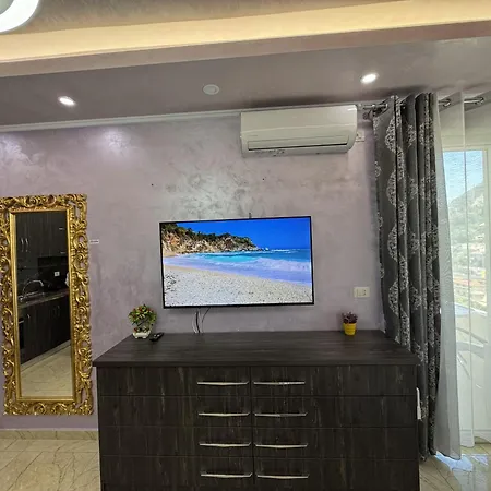 Gold & Violet * Vlorë
